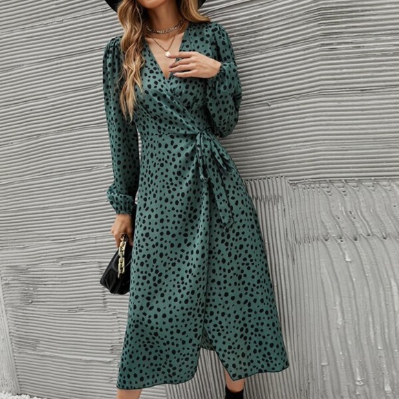 Green Leopard Print Bishop Sleeve Wrap Dress - Picture 9 of 11